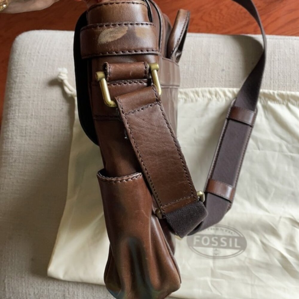Fossil Messenger Bag 💼 - Picture 4 of 16